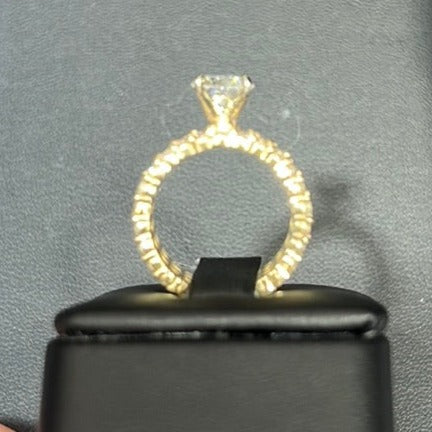 another awful picture of the same ring from the side