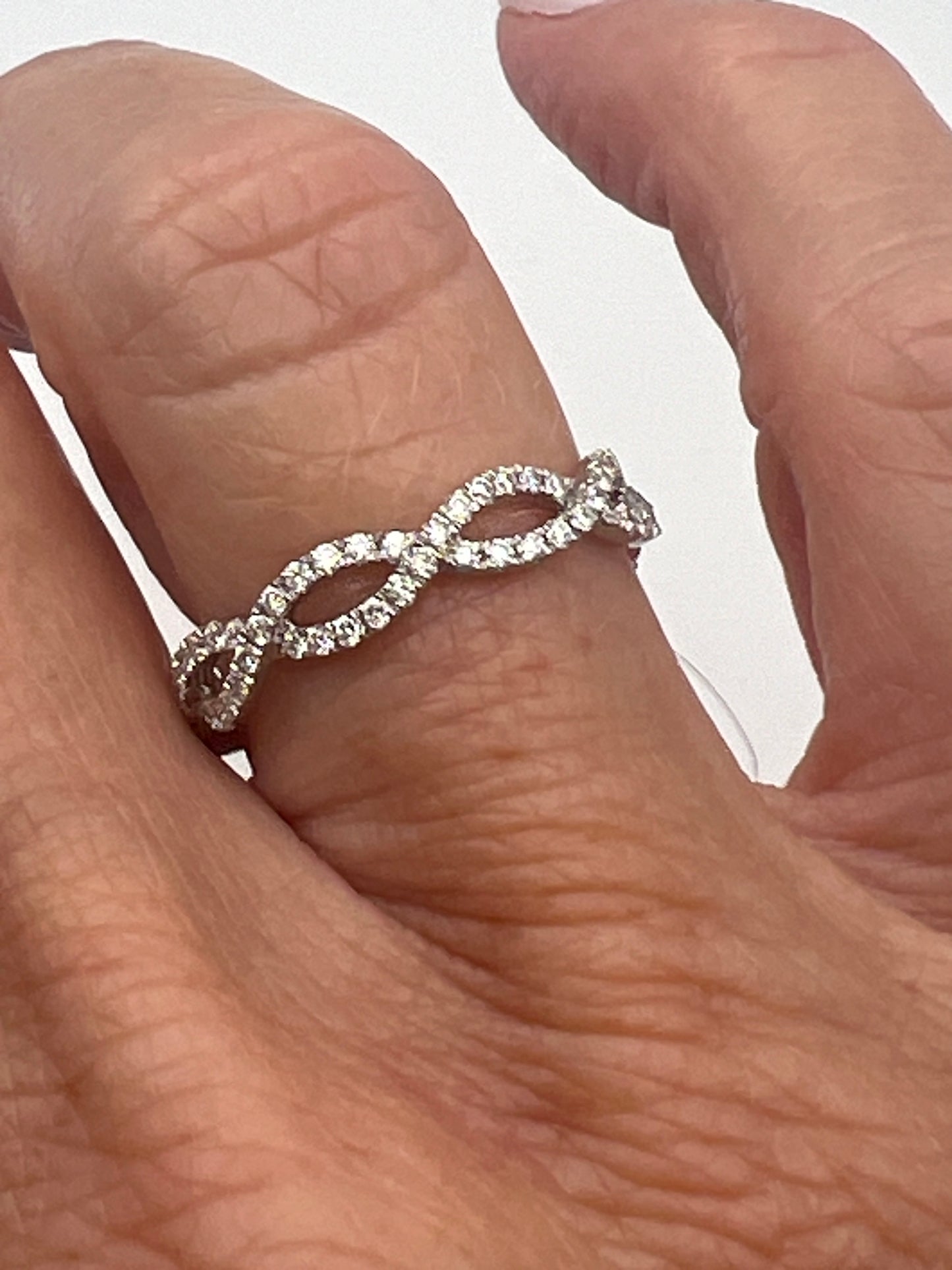 14k White Gold Natural Diamond Infinity Band