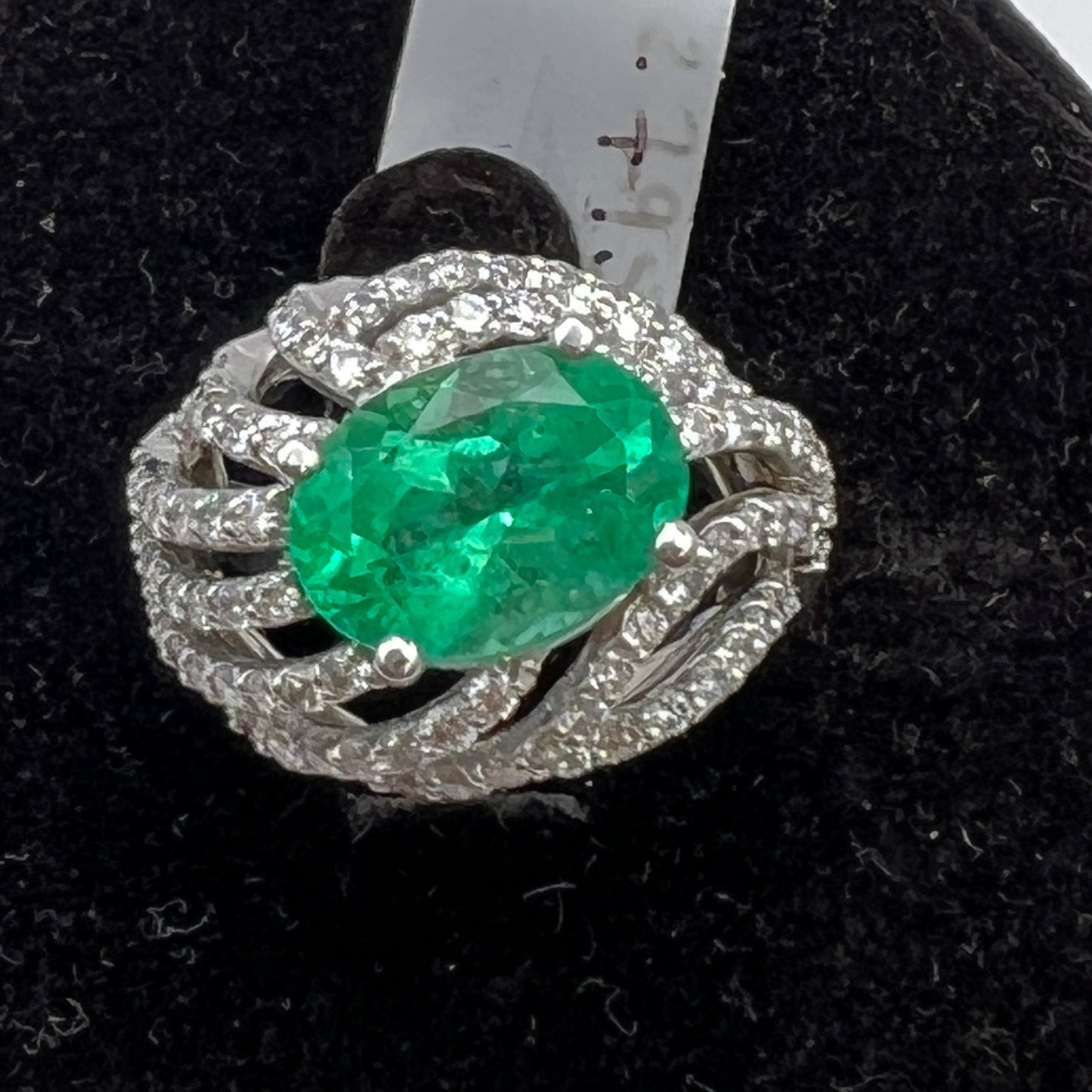 Exquisite 3.35 Ct Natural Emerald and Diamond White Gold Ring